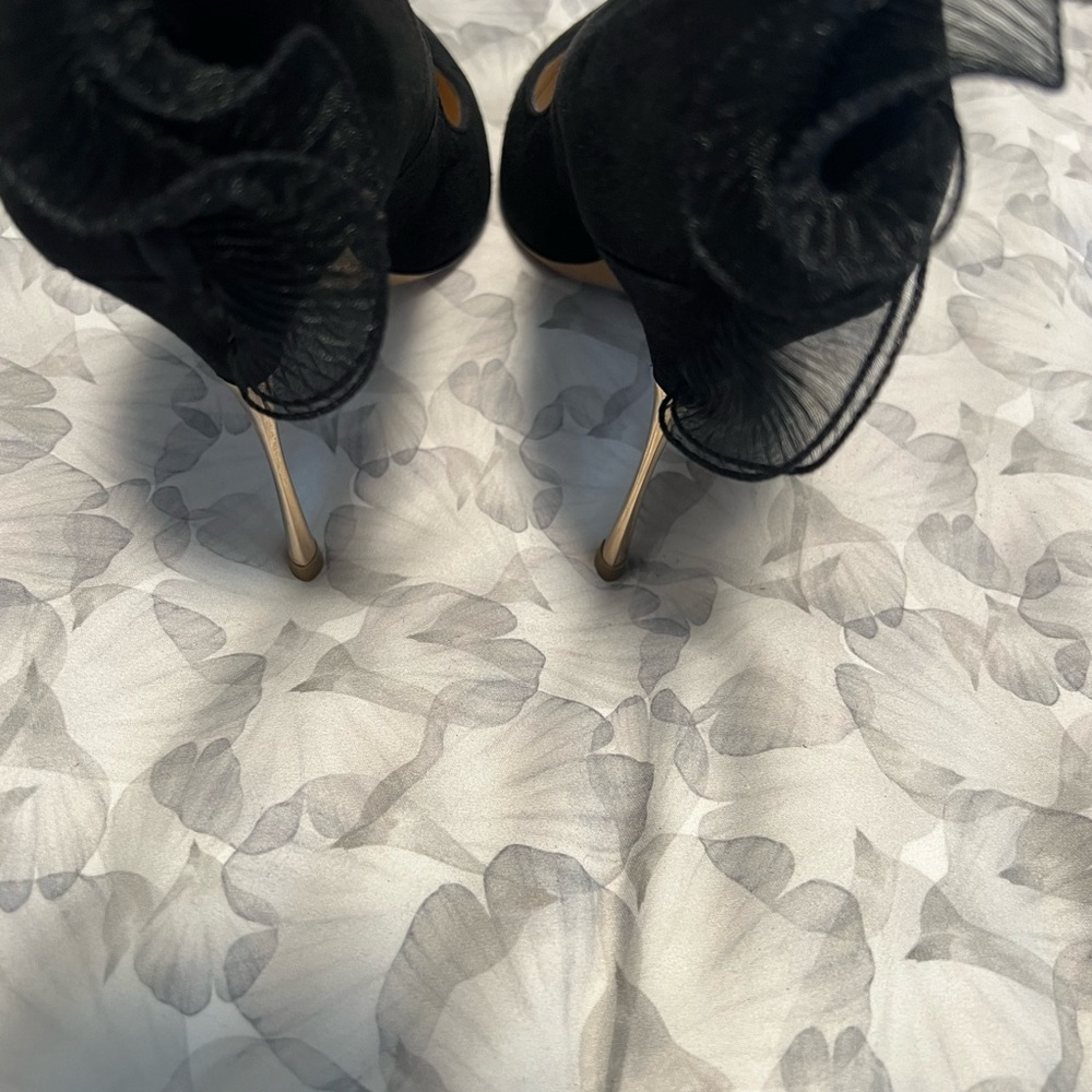 Nicholas Kirkwood stunning black suede chiffon ruffle pumps w gold metal heel